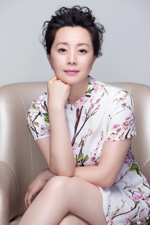 张晗《特化师》开机 演绎张丹峰温柔慈母