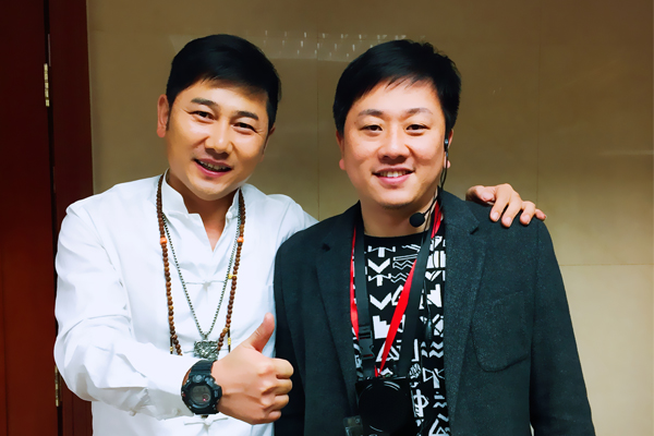 侯旭（左）和音乐会总导演李响（右）先生