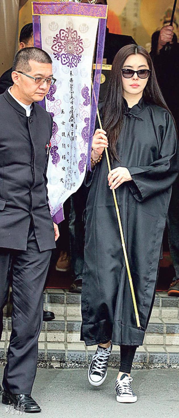 王祖贤送别亡父