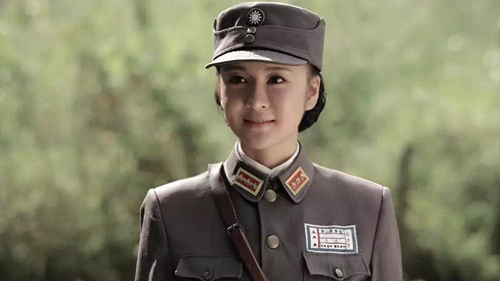 锻刀郑逸桐饰演地下工作者知性冷静