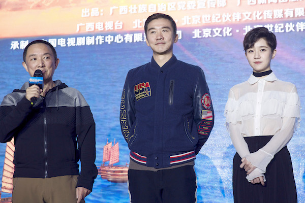 张黎导演、黄志忠、焦俊艳合影