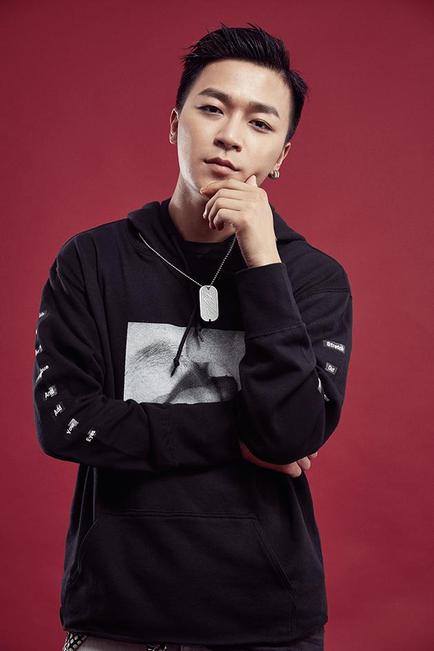 余枫新曲上线余枫《暧昧反转》余枫宣传照余枫写真新浪娱乐讯 余枫为