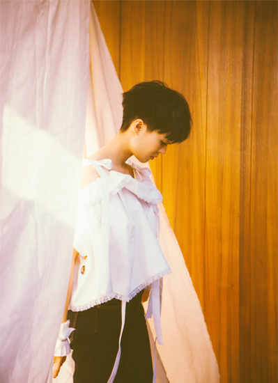 郁可唯新写真曝光