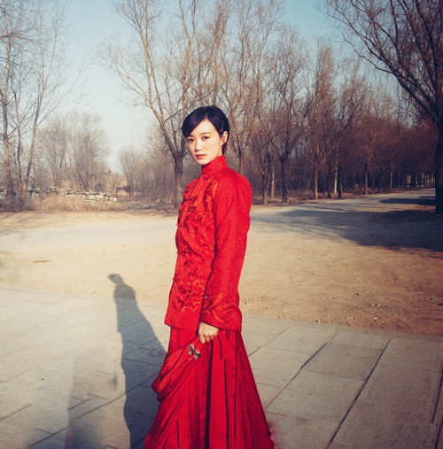 淬火成钢战菁一开启追爱和革命之路