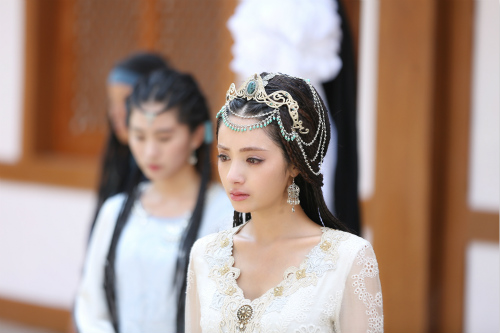 angelababy[微博](杨颖),孙艺洲[微博],麦迪娜等联袂主演的电视剧《孤