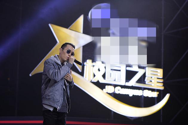 方大同亮相