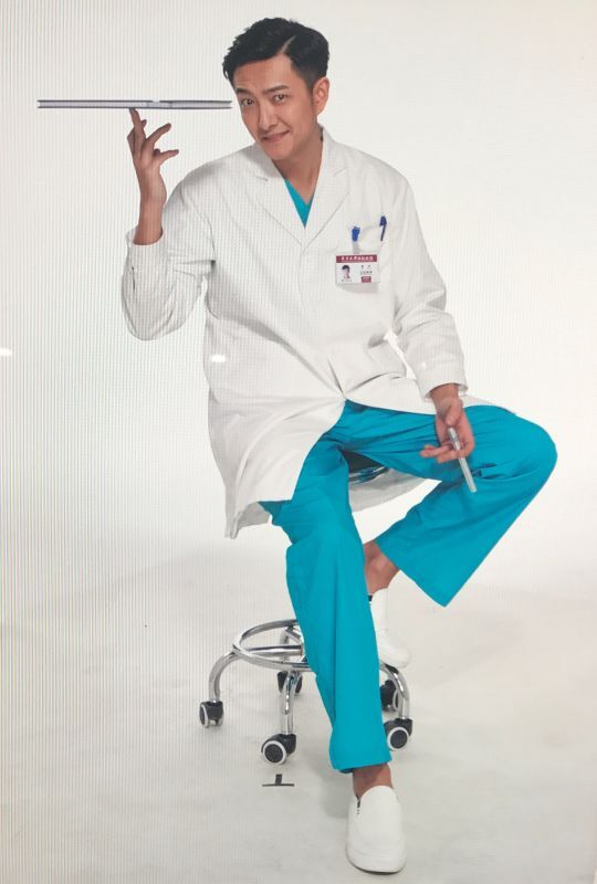 启杰拜师张嘉译 实力演绎《急诊科医生》