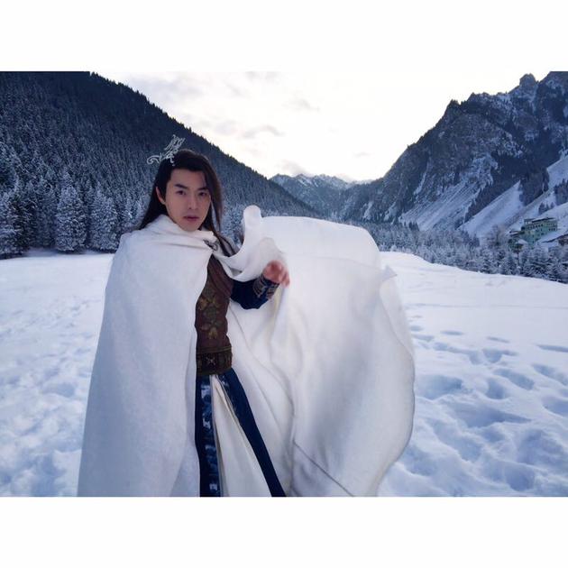 《莽荒纪》曝剧照 李威古装造型仙气飘飘