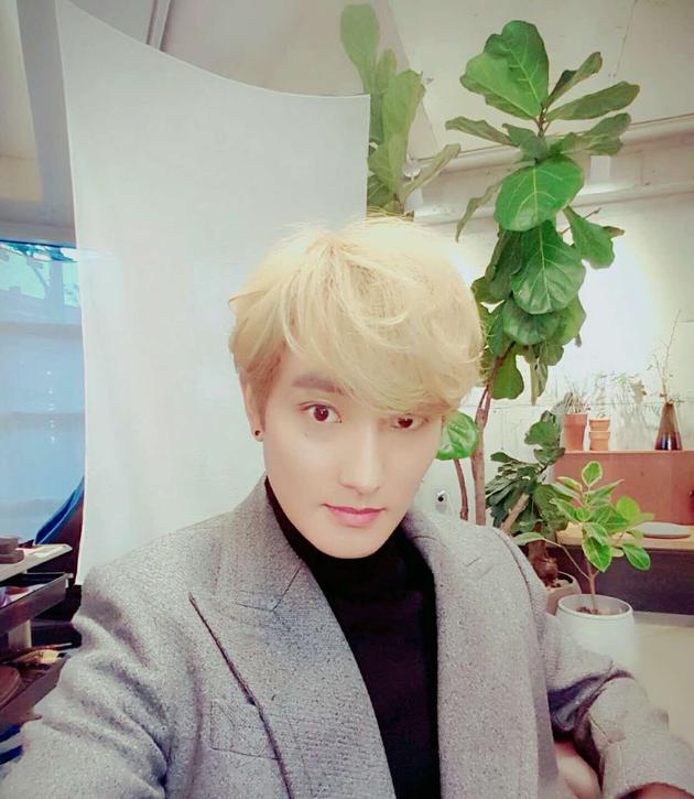 安七炫晒亲笔信送新年祝福 秀中文实力