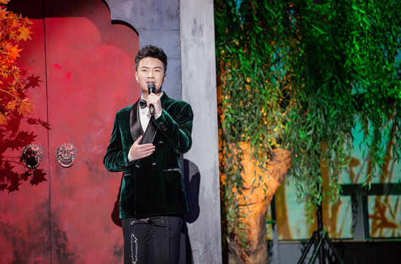 汤非携《心念》献唱《记住乡愁》音乐会