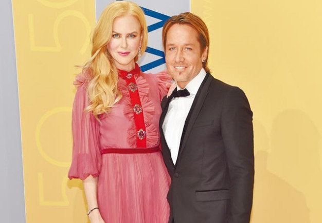 据台湾媒体报道,妮可·基德曼(nicole kidman)日前才被拍到与歌手老公