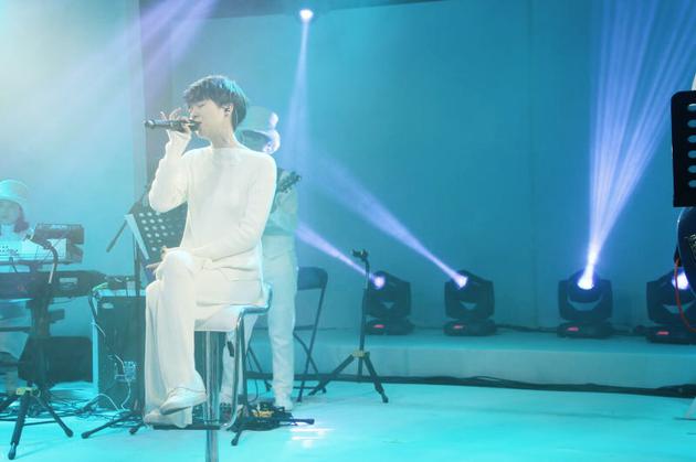 郁可唯首唱新曲