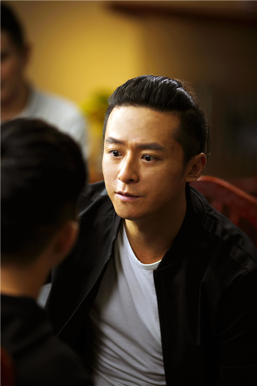 朱雨辰 笃定朱雨辰 震惊新浪娱乐讯 近日,现实主义题材电视剧《生死