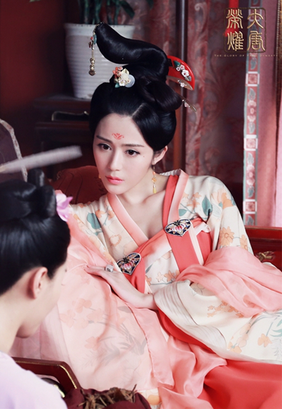 《大唐荣耀》汤晶媚景甜上演后宫花式争宠