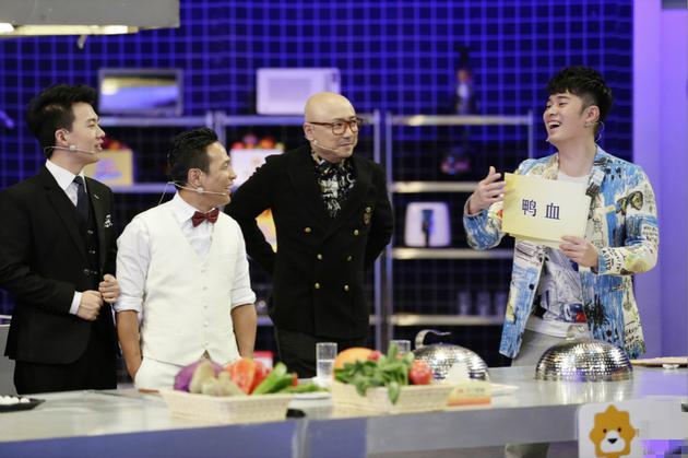 《食囧》陈赫、尹正“你画我猜”游戏默契十足