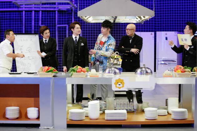 《食囧》“囧”家族战队成员宋小宝、郭麒麟默契猜题