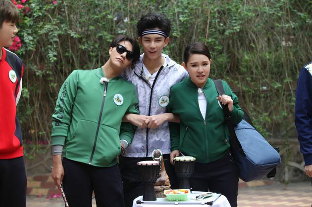 《二十四小时》陈坤搭档谢依霖照顾队友