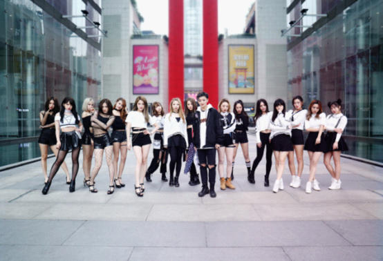 蜜蜂少女队训练生大合照