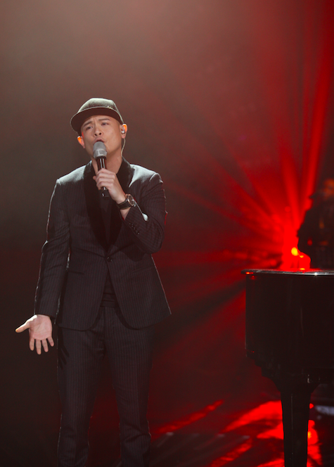 侧田歌手舞台再现命硬传递音乐信念