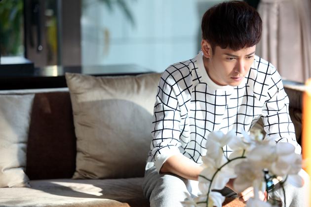 爱来的刚好韩栋江铠同虐心反转情人变兄妹