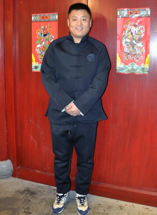 宋晓峰拍戏不怕苦累 从保安队长变ceo