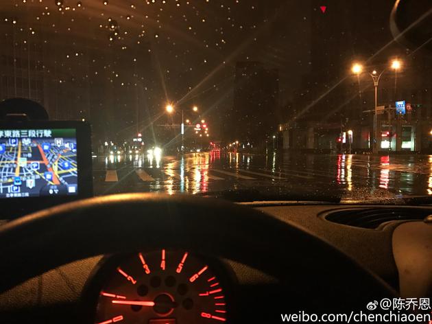 陈乔恩独自开夜车打趣妈妈会抓狂被疑超速驾驶