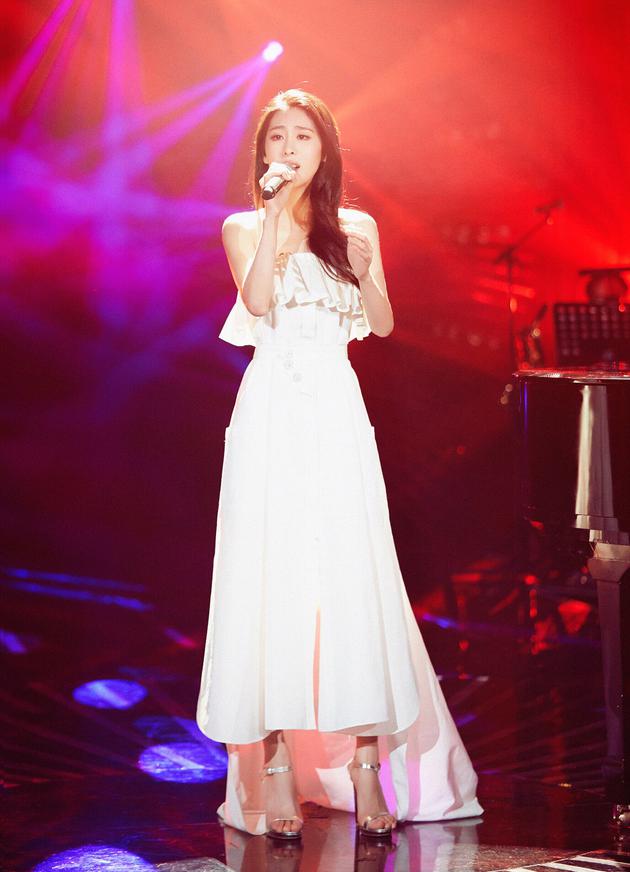 张碧晨现场舞台