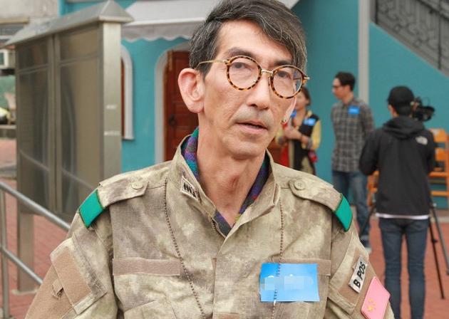 "瘦头陀"当爷爷了 称孙子娇小没遗传身高