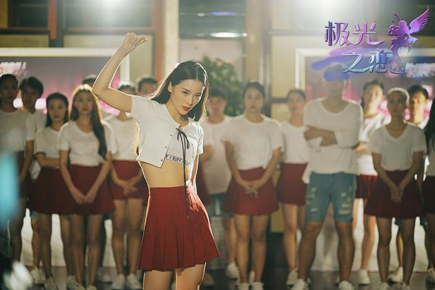 赵韩樱子饰何静文