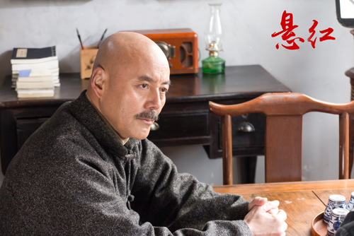 周明汕助阵《悬红》 霸气演绎双面老革命