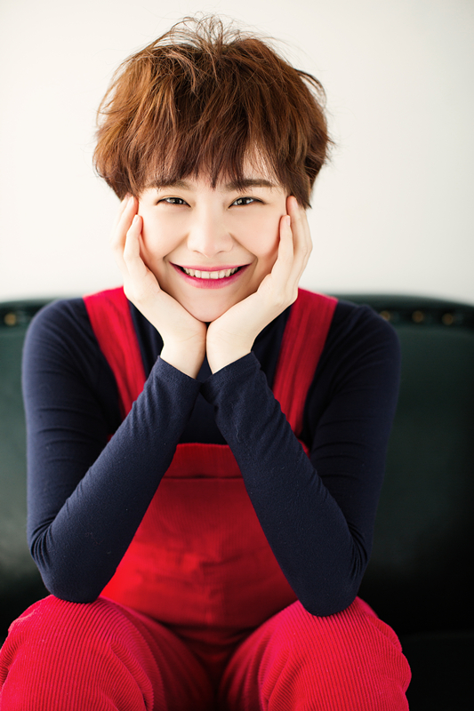 光年张怡变身徐娇闺蜜俏皮可爱演绎中二少女