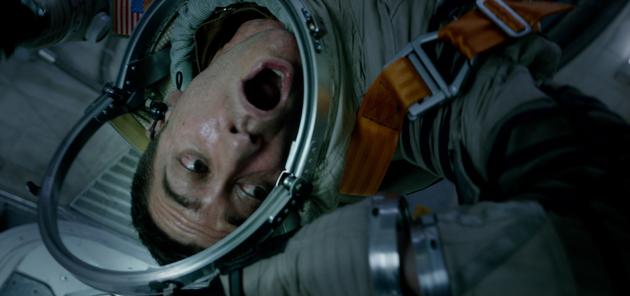 《异星觉醒》剧照 杰克吉伦哈尔惊险逃亡