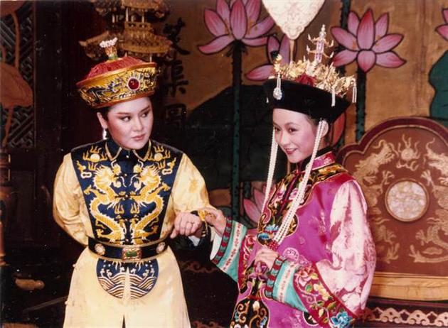 陈丽丽潘迎紫曾是妯娌 离婚后相继用酒精麻醉自己