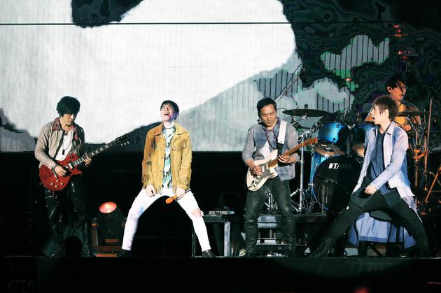 五月天和萧敬腾