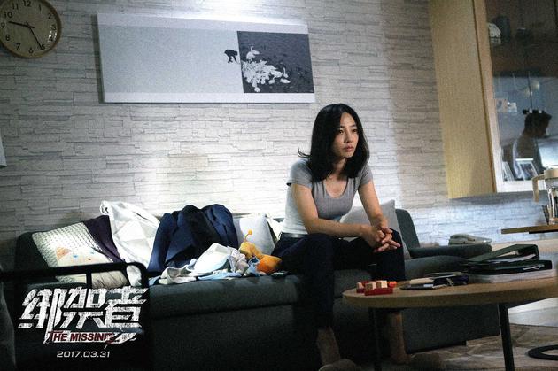 《绑架者》白百何特辑 严酷特训演飒爽女警