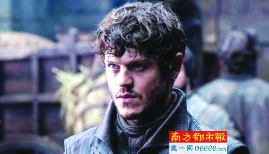 “小剥皮”形象地扮演了希特勒