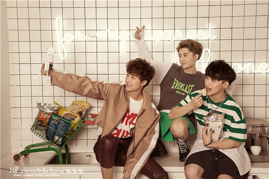 风之少年卖萌自拍