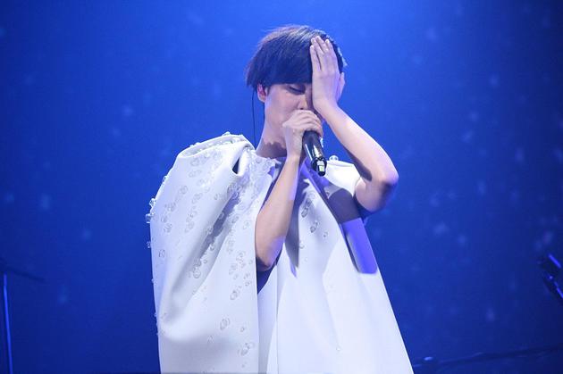 郁可唯投入歌曲中