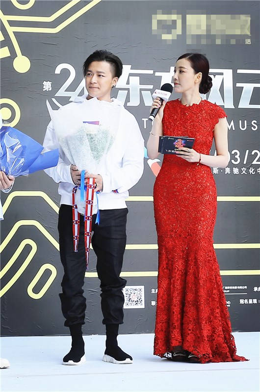 红毯 余枫接受采访