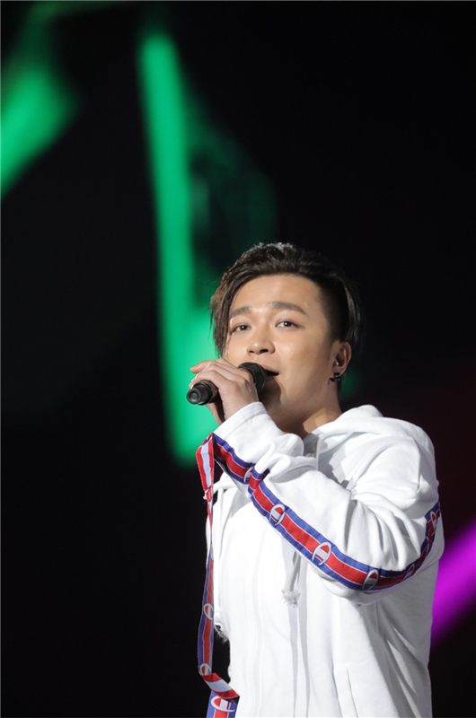 余枫演唱《暧昧反转》