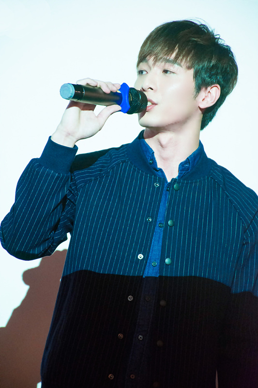 叶小开生日会在京举办 壁咚粉丝引尖叫连连