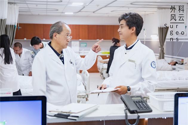 杨新鸣饰钟西北 李佳航饰陈绍聪