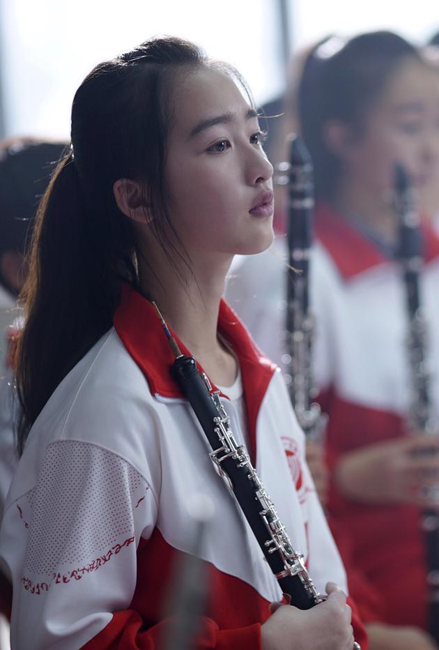 静谧少女邓恩熙