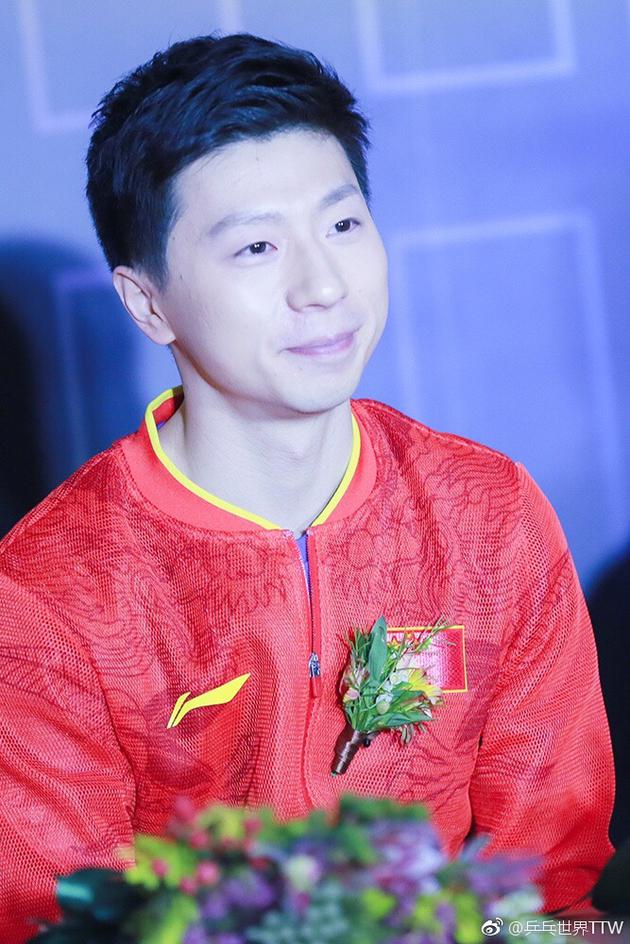 影响世界华人盛典举行 张继科马龙亮相
