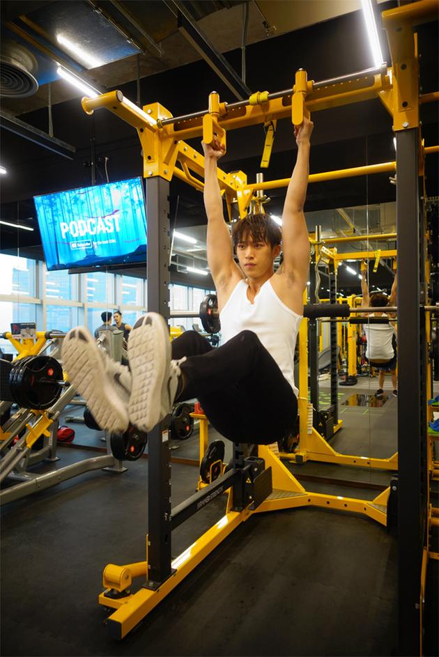 李聪短视频私下个性大公开网友调侃表里不一