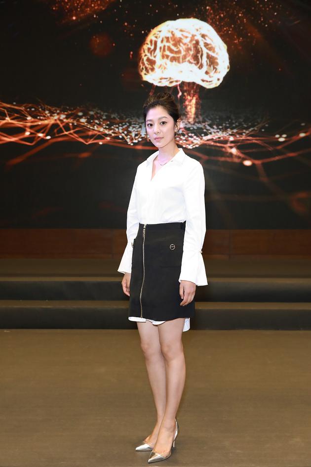 王真儿亮相发布会