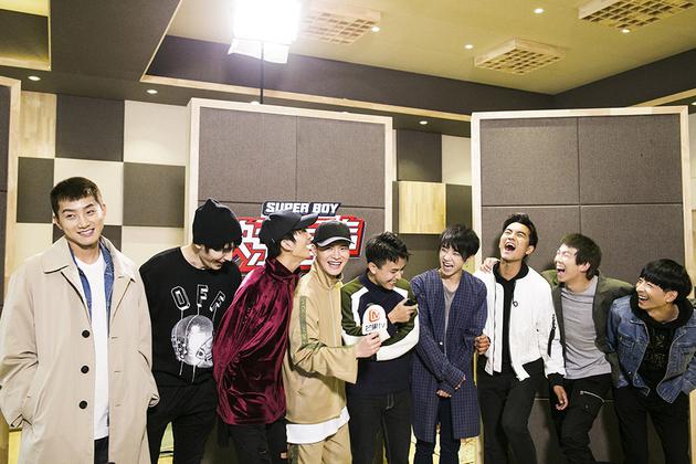 2013快男零报酬献唱《随我》_手机新浪网