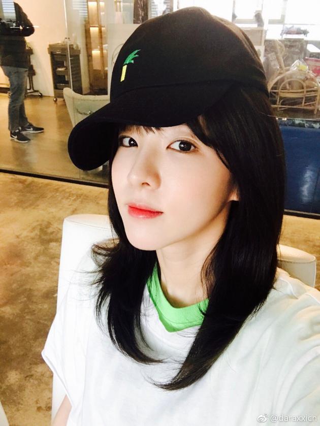 33岁韩星dara晒近照清纯俏皮皮肤细腻嫩如少女