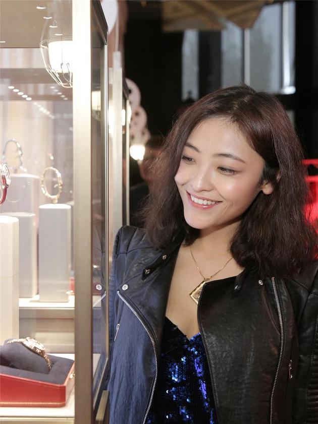 郭月参加导协提名晚宴文艺花旦期待更多挑战