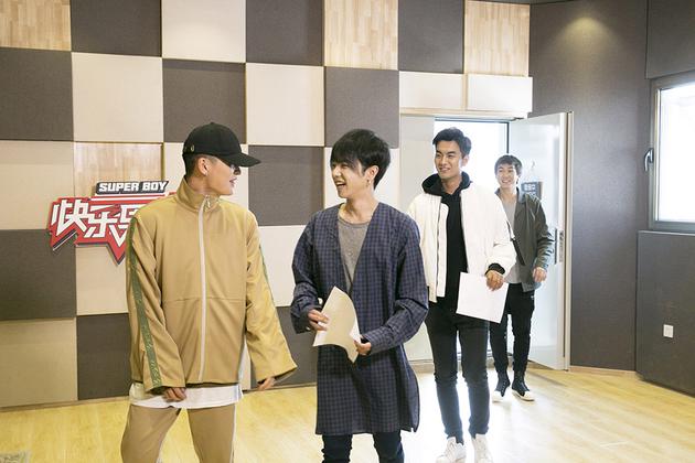 13快男聚首录制主题曲